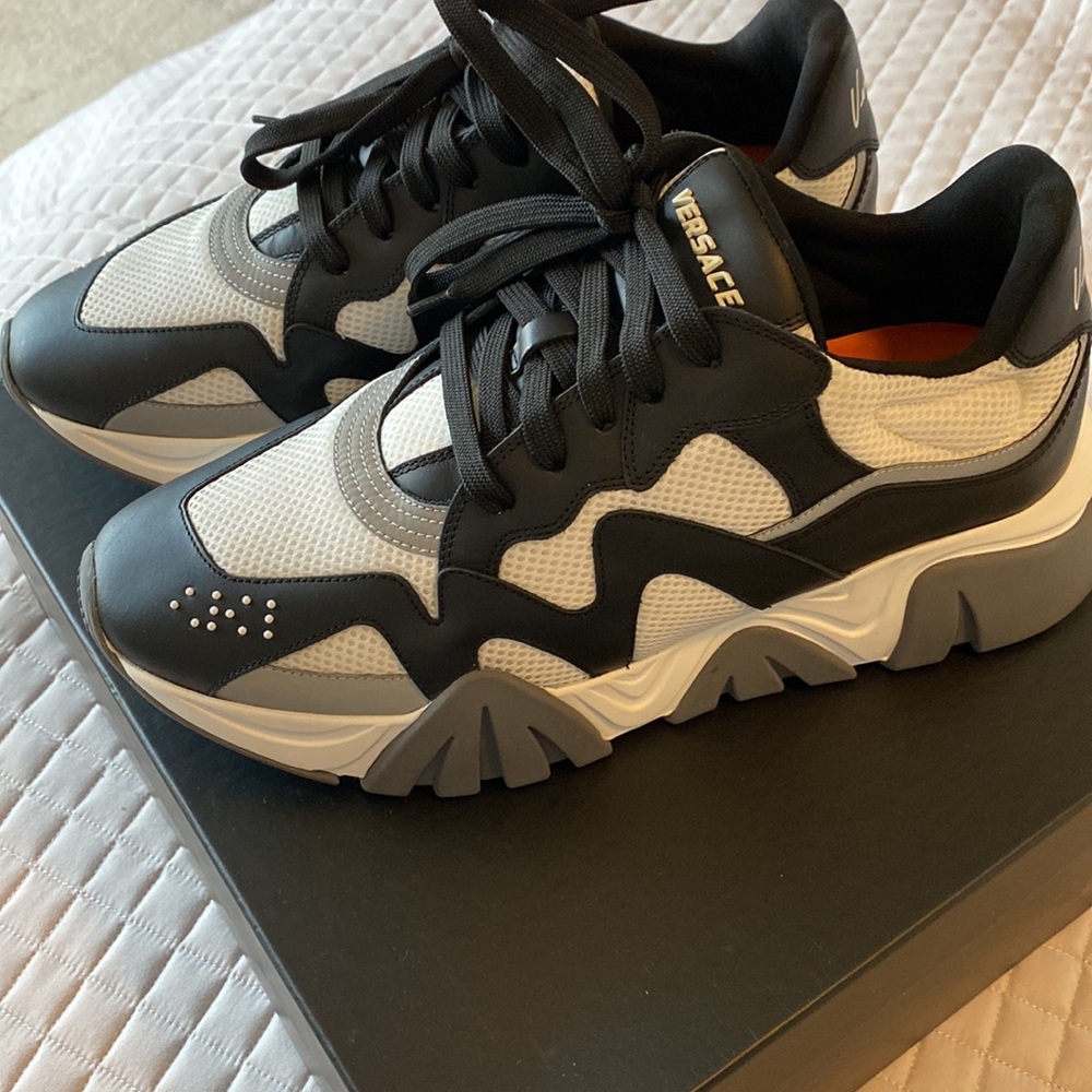 Versace runner sneakers. Size 45 (US size 11 men’s). Orignal box and dust bags.